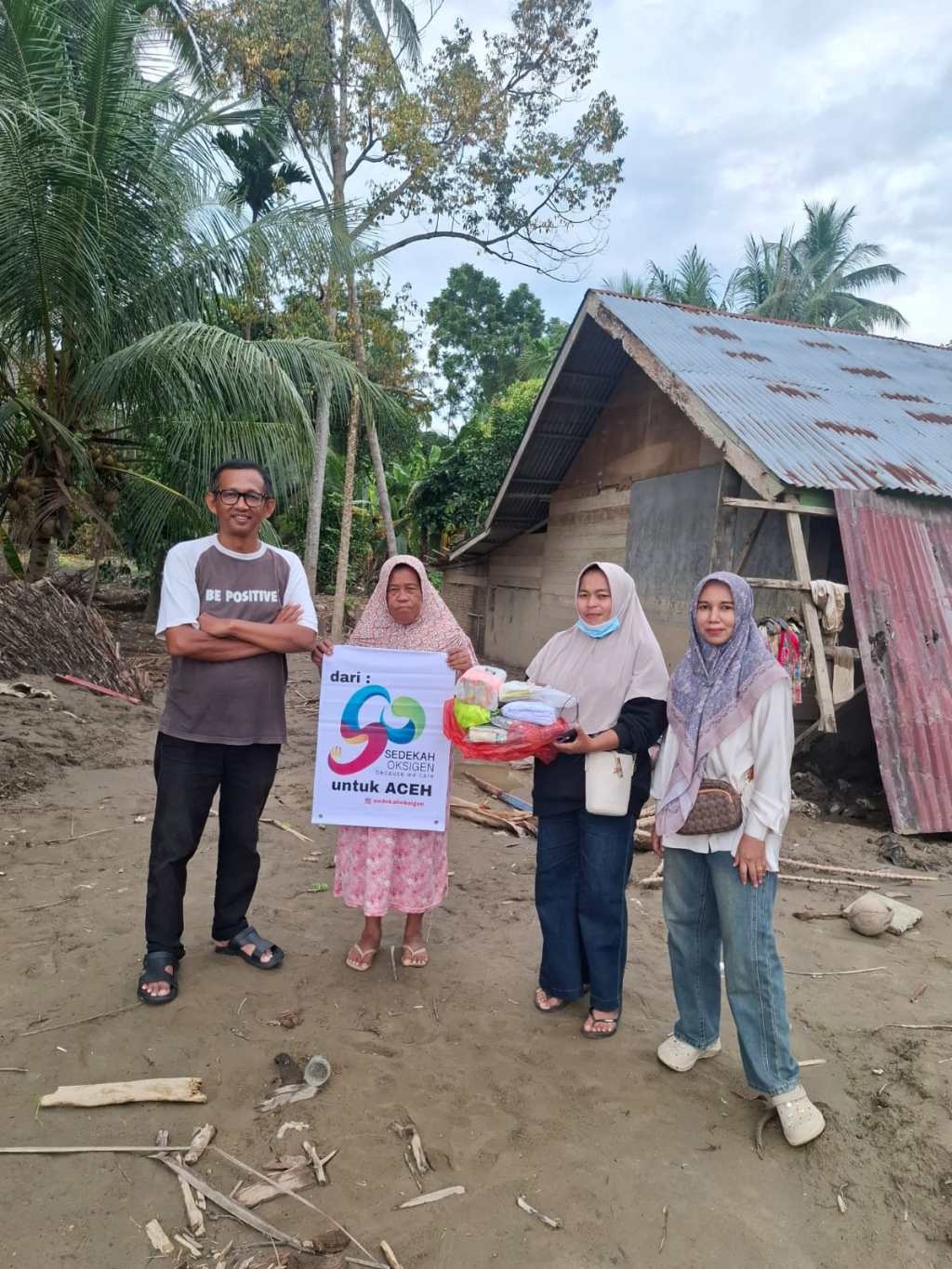 Menjangkau Lueng Kuli: Penyerahan Bantuan di Peusangan Selatan