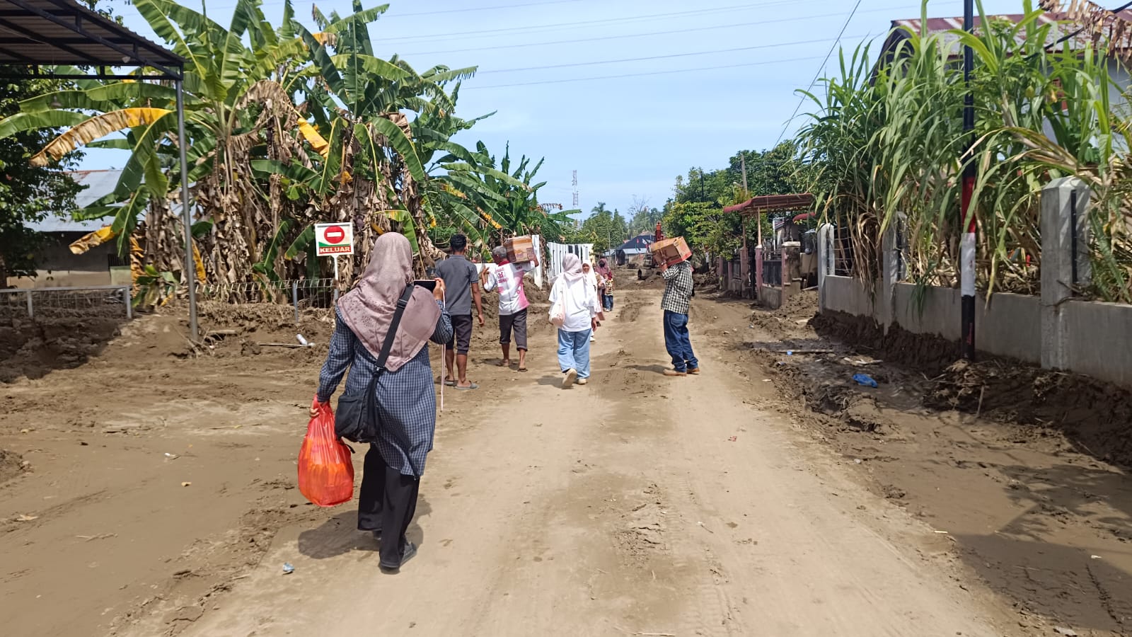 Distribusi Bantuan untuk Warga Desa Geunteng, Pidie Jaya (H+37 Banjir)